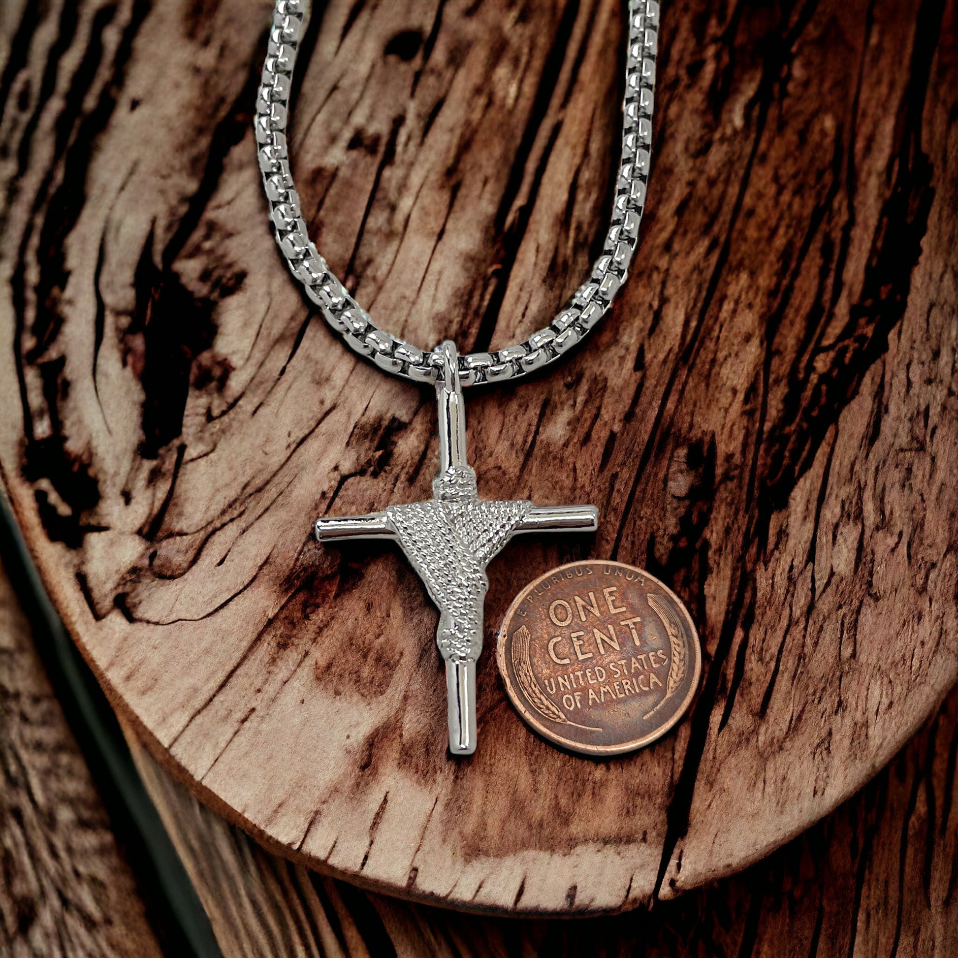 Rope Wrapped Cross Rhodium Metal Finish Heavy Chain Necklace