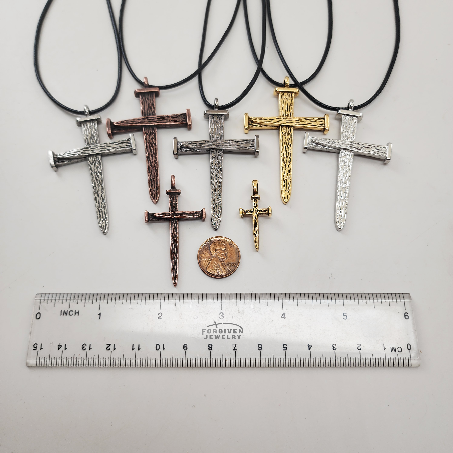 Leo Nail Cross Antique Silver Metal Finish Pendant (leo-hvch) Heavy Box Chain Necklace